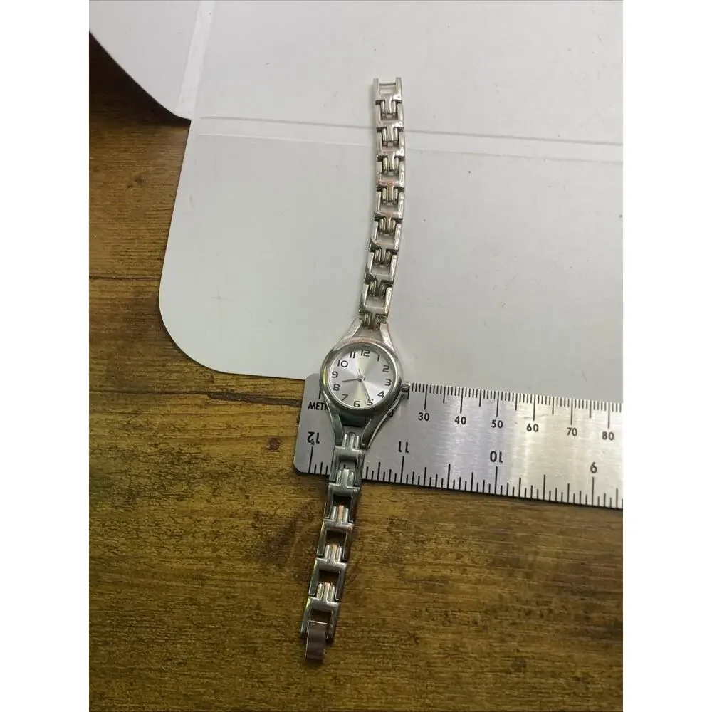Womens Vintage Silver Tone Watch Works New Battery